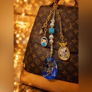 NEW SNOOPY LUCY HANDBAG PURSE CHARM KEYCHAIN GOLDEN LV MONOGRAM SPEEDY READY!